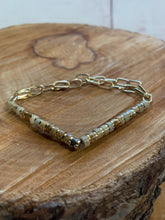 Load image into Gallery viewer, Glamour and Gold Stretch Bracelet
